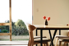A cabin with a big view, comfort and tranquility, close to vines